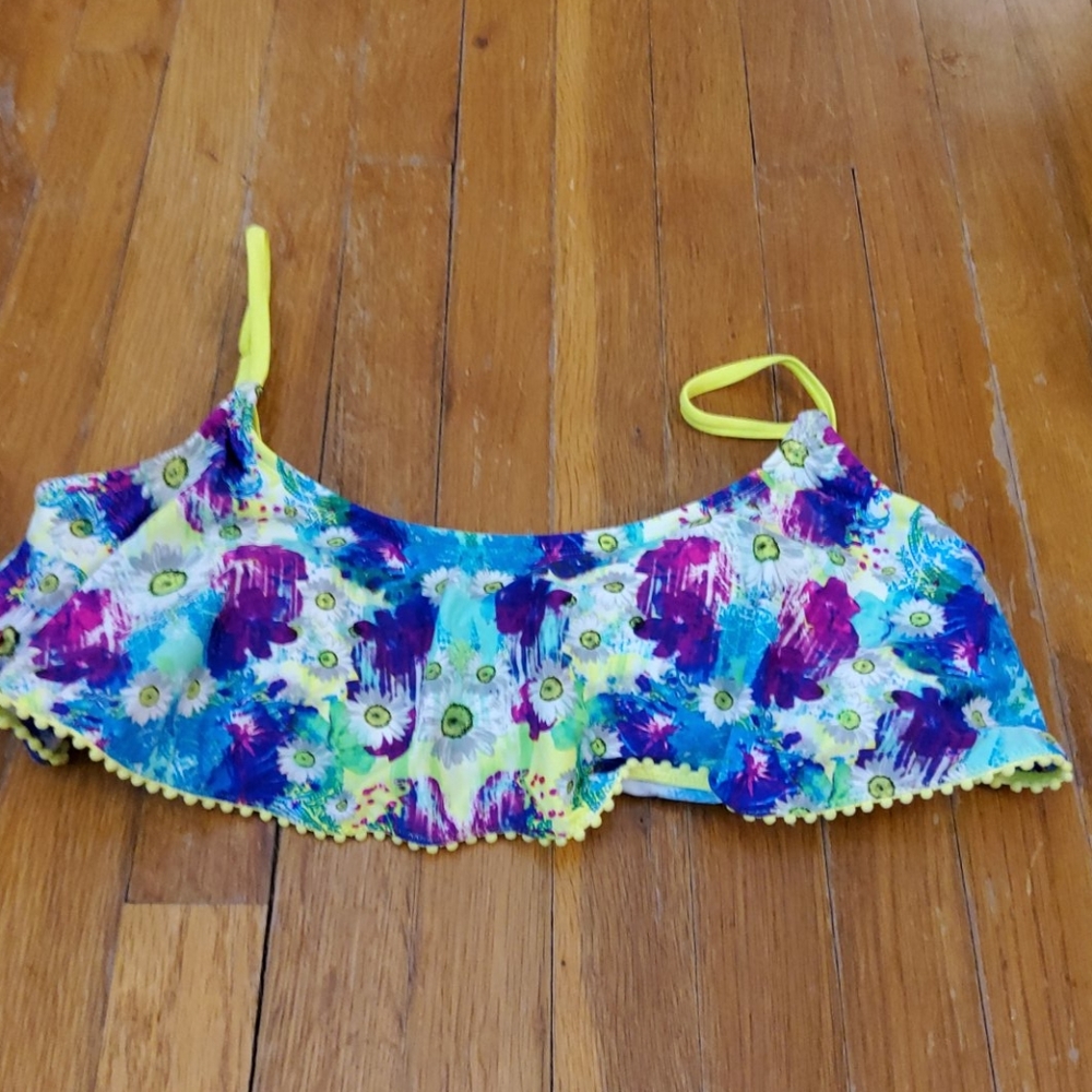 Bandeau bikini top with removable padding. NWOT